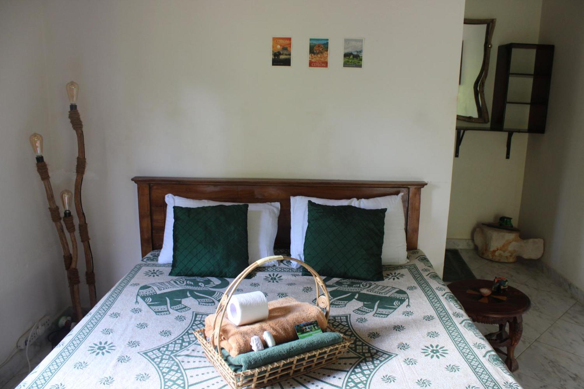The Escape With Jadeon Hotel Unawatuna Buitenkant foto